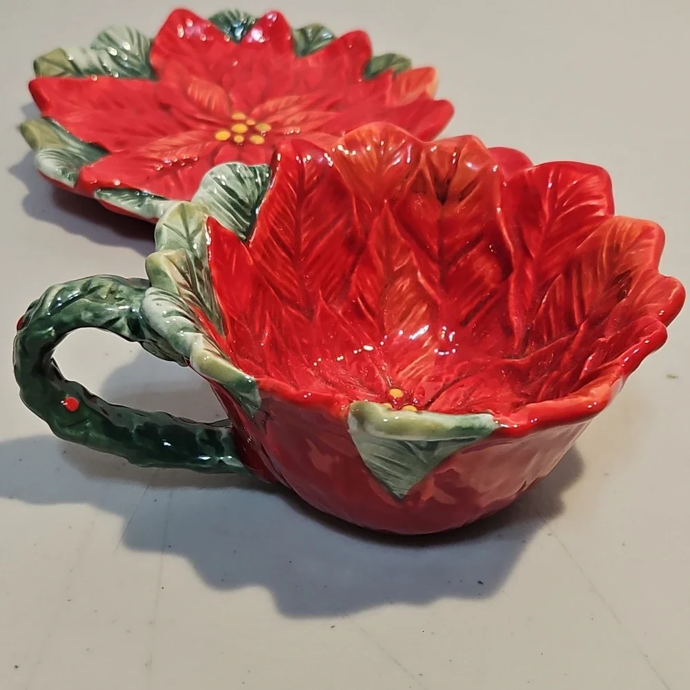 CORNER RUBY Poinsettia Cup And Saucer Set With Spoon